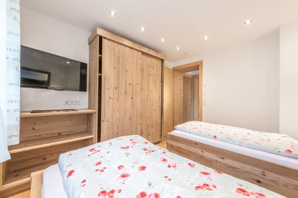 Ferienwohnung Haus Mösenlechner Maishofen Exterior foto
