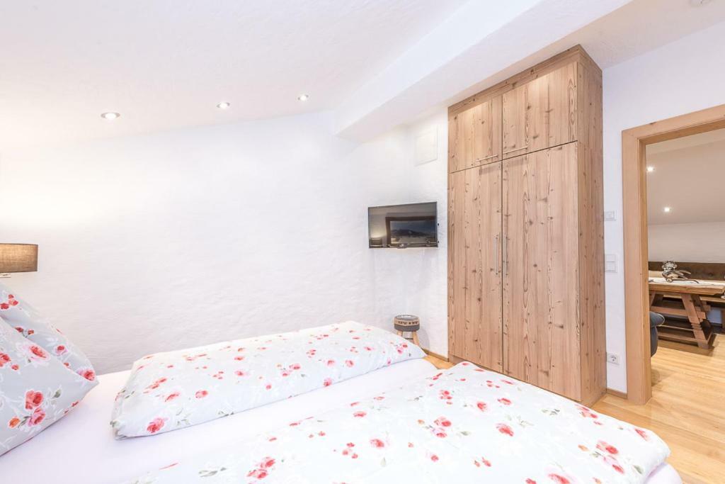 Ferienwohnung Haus Mösenlechner Maishofen Exterior foto